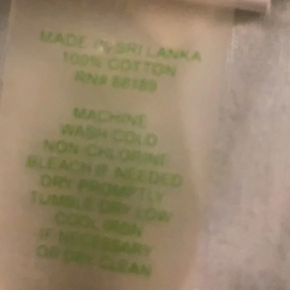 Lilly Pulitzer Green and Blue Shorts Vibrant Tropical Print In " It's A Zoo". - Picture 7 of 7